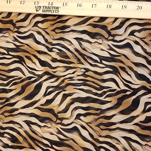 Chico's 100% Silk Sheer Animal/Tiger Print Ponch Size M/L - Picture 5 of 6